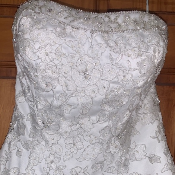 White wedding dress for sale! - Picture 5 of 7